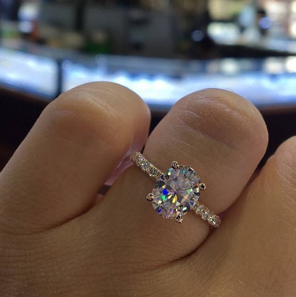 Elegant Crystal Rhinestones Ring - Image 3