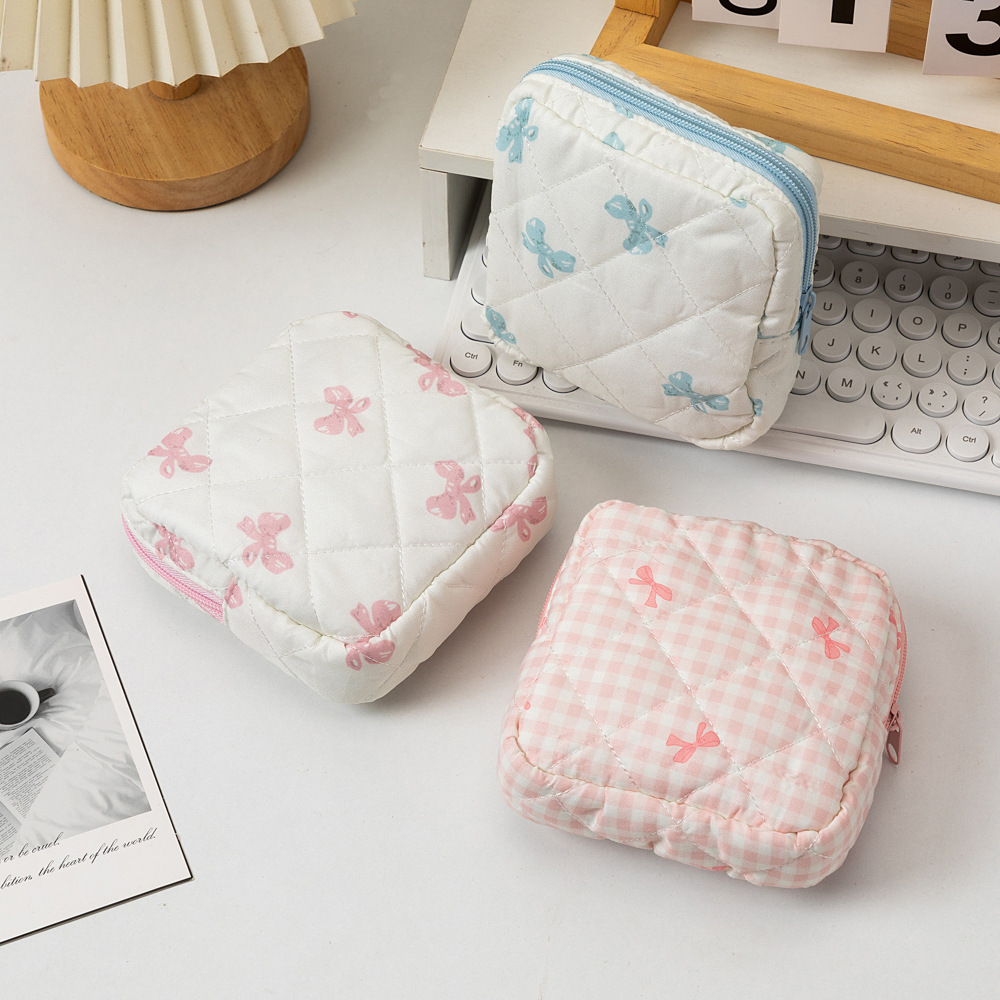 Love Toiletry Traveling Cosmetic Bag - Image 8