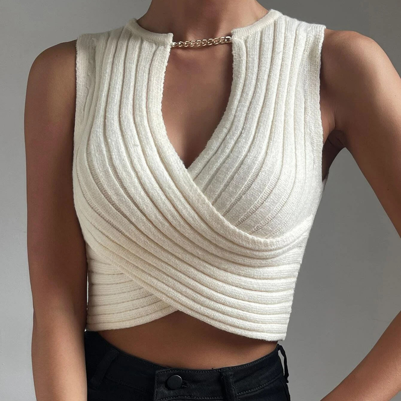 Cross Knitted White Sleeveless Vest - Image 2