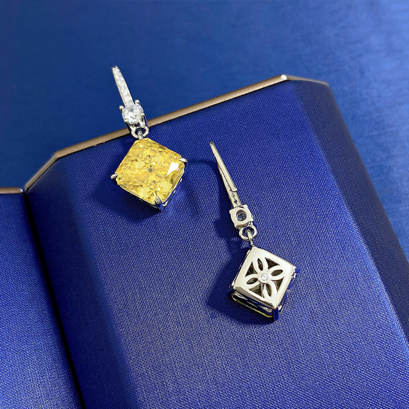 High Carbon White Diamond Earrings - Image 9