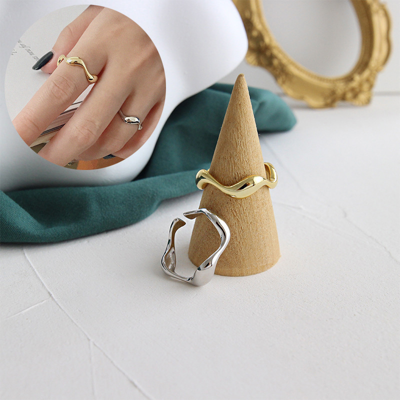 Minimalist Irregular Wavy Glossy Ring