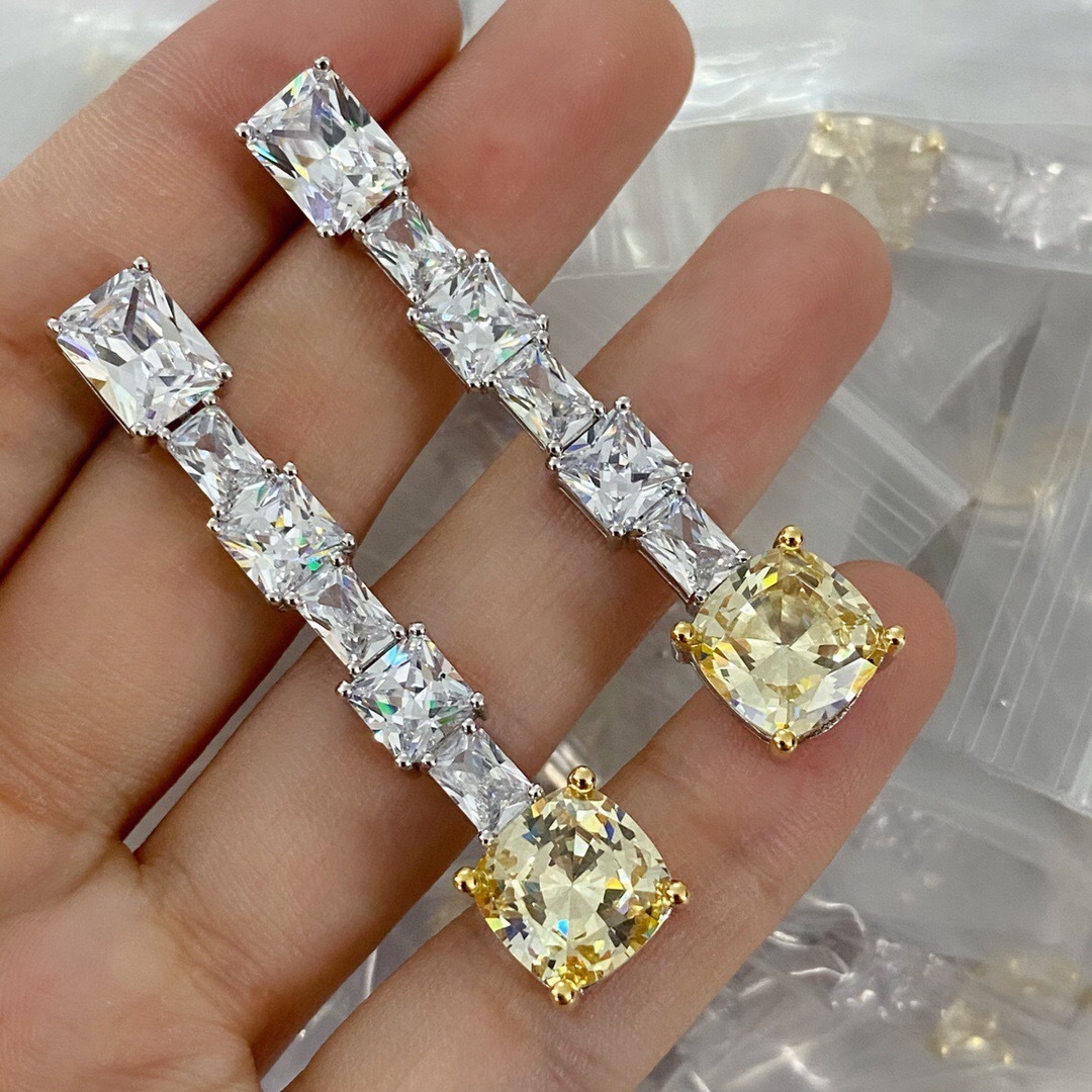Radiant Trapezoidal Yellow Diamond Earrings - Image 4