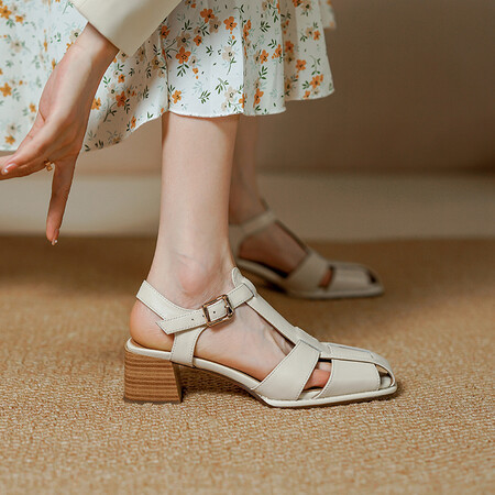 French Style Retro Closed Toe Hollow-out Sandals - Image 5