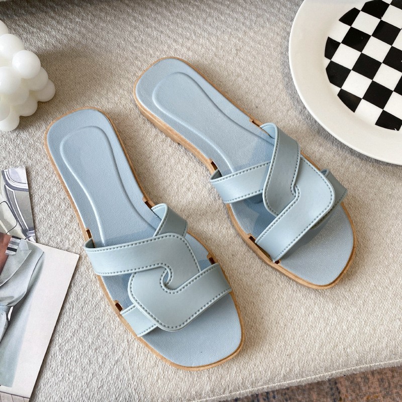 Non-Slip Fashionable Cross Strap Sandals - Image 9