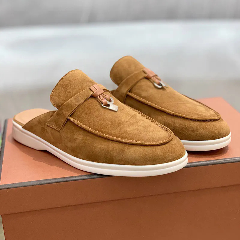 Lightweight Closed-toe Slippers