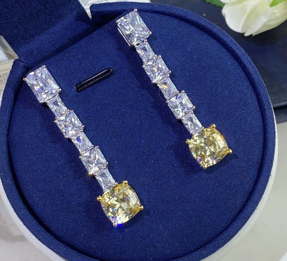 Radiant Trapezoidal Yellow Diamond Earrings - Image 3