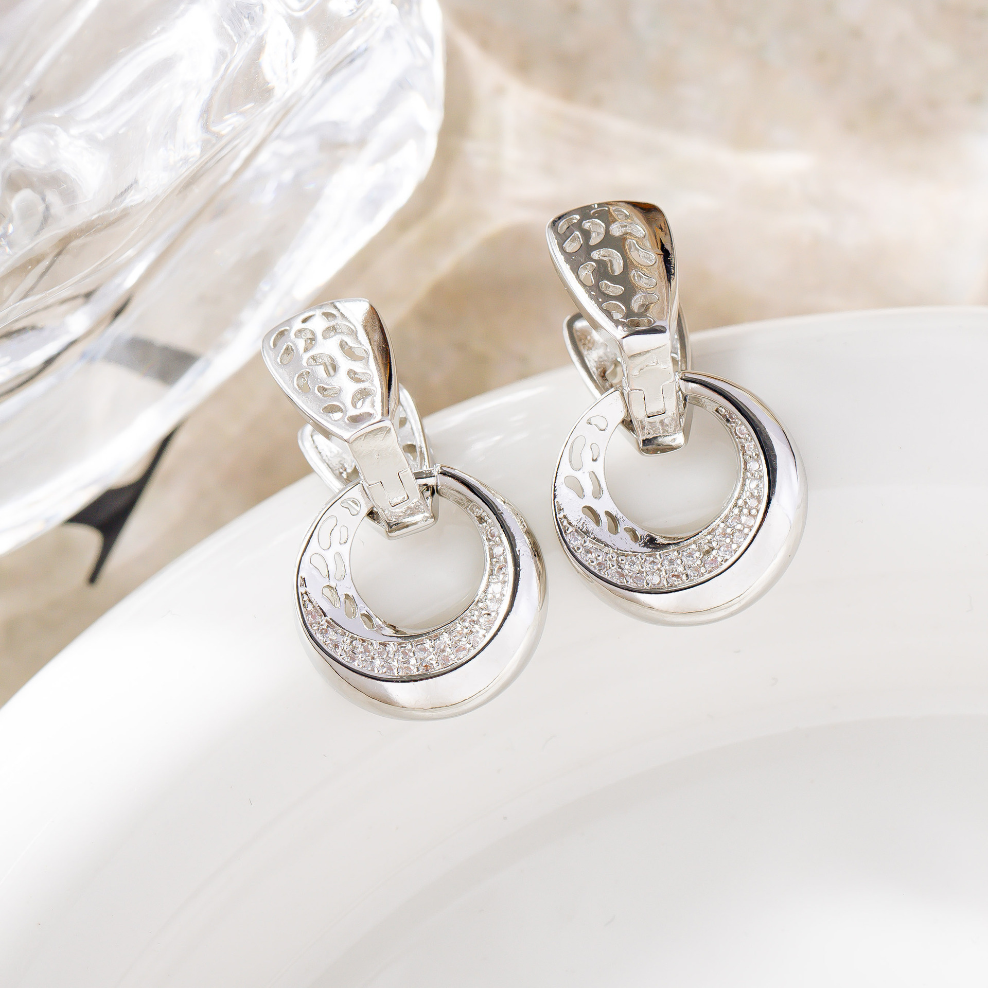 Luxury Hollow Round Drop Earrings - Image 8