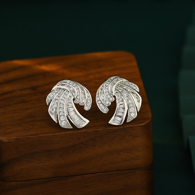 Irregular Curved Zircon Stud Earrings