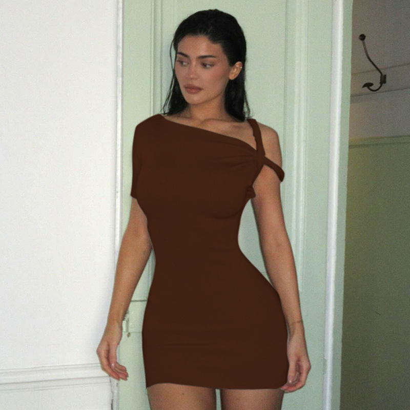 One-Shoulder Slim Hip Dress - Image 6