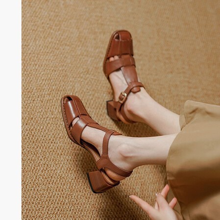 French Style Retro Closed Toe Hollow-out Sandals - Image 4