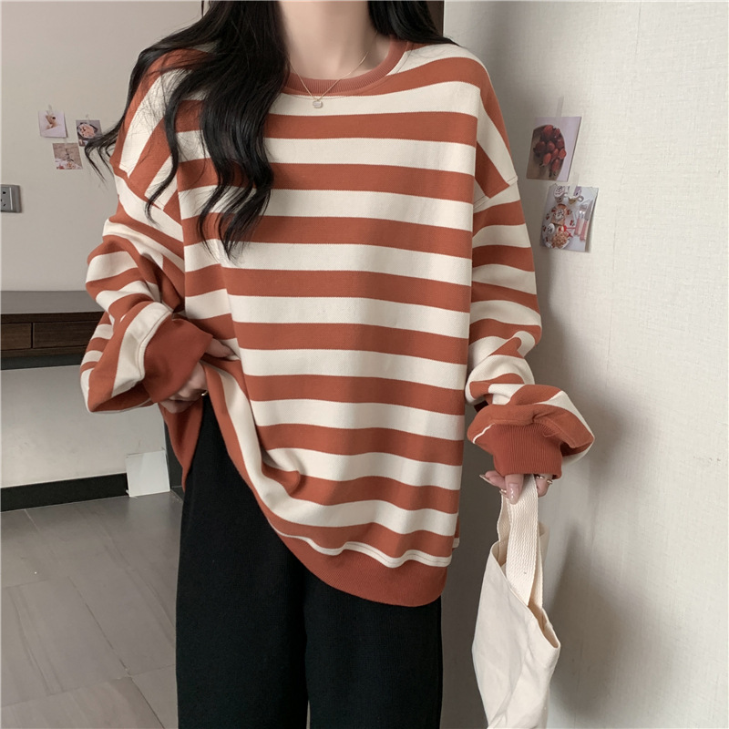 Retro Printed Crew Neck Sweatshirt Women - Image 6