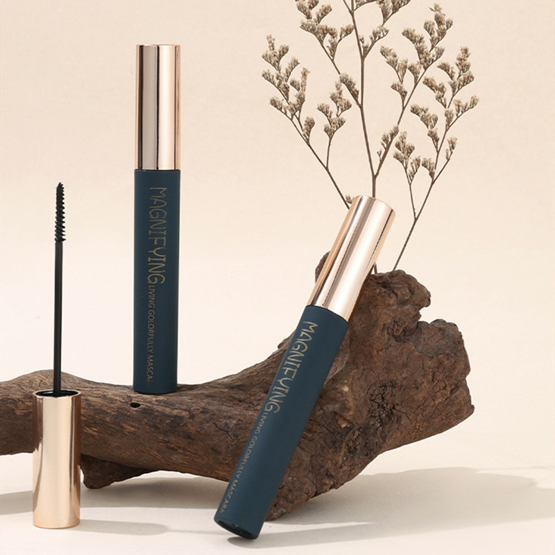 Long-lasting Mascara