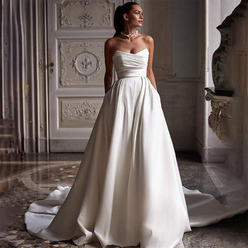 Simple White Satin Tube Top Dress - Image 5
