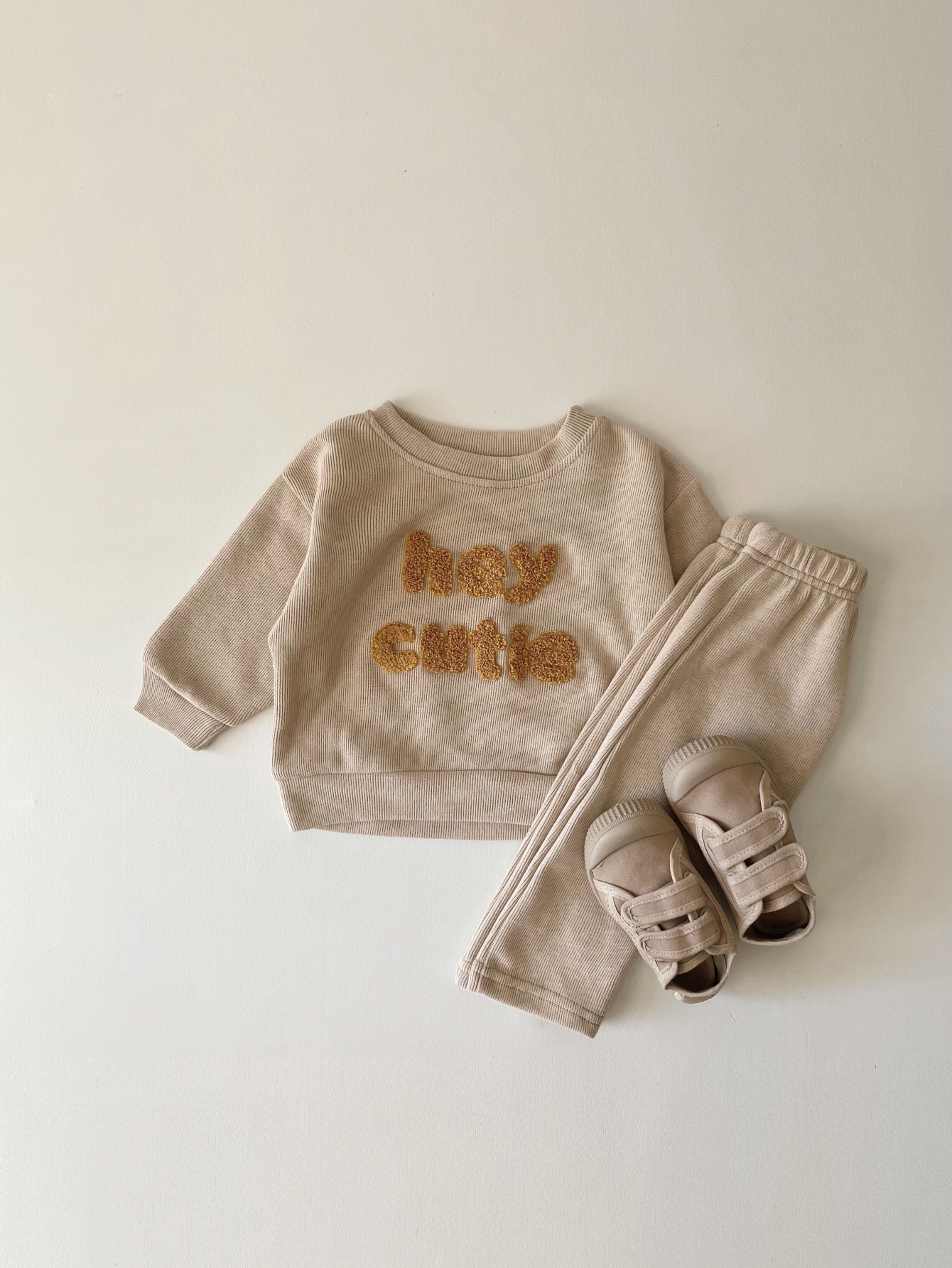 Newborn Alphabet Embroidery Long Sleeve Suit - Image 7