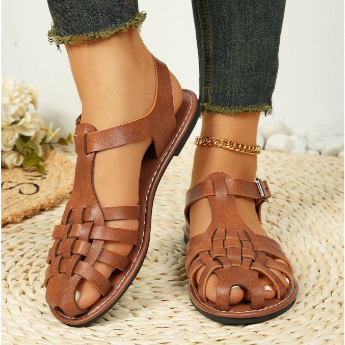 Vintage Weave Closed Toe Sandals - Image 4