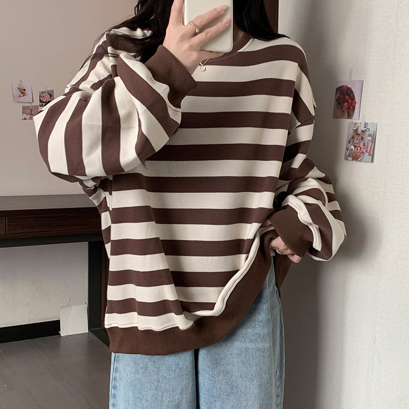 Retro Printed Crew Neck Sweatshirt Women - Image 3