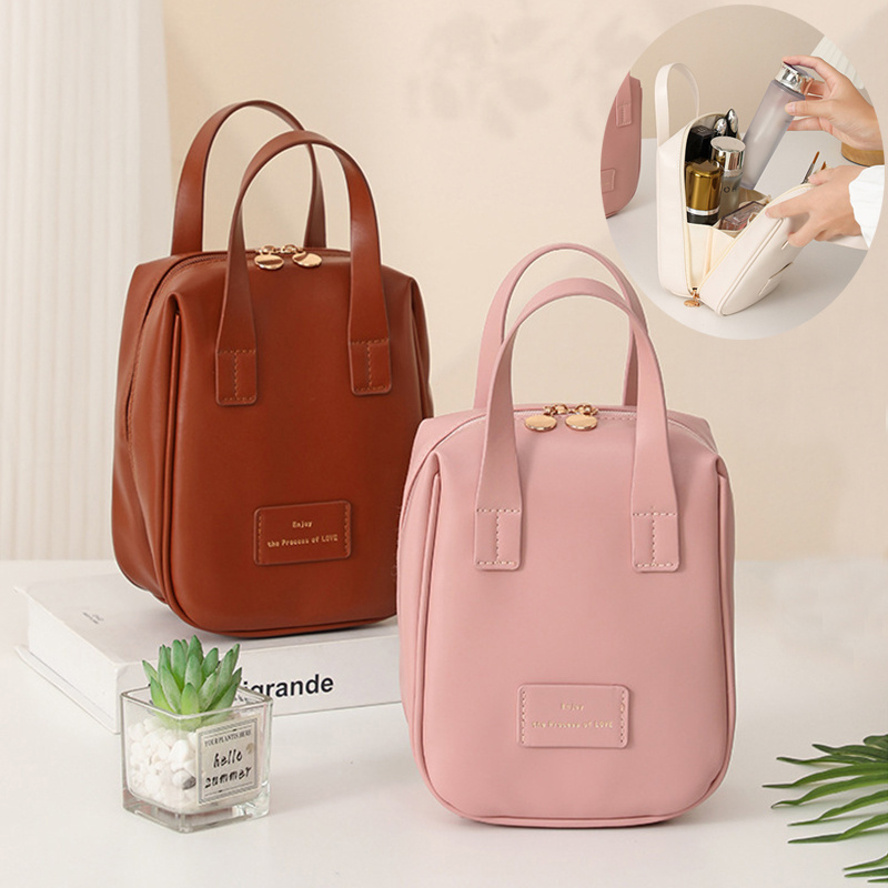 Shell-shaped Toiletry Bag