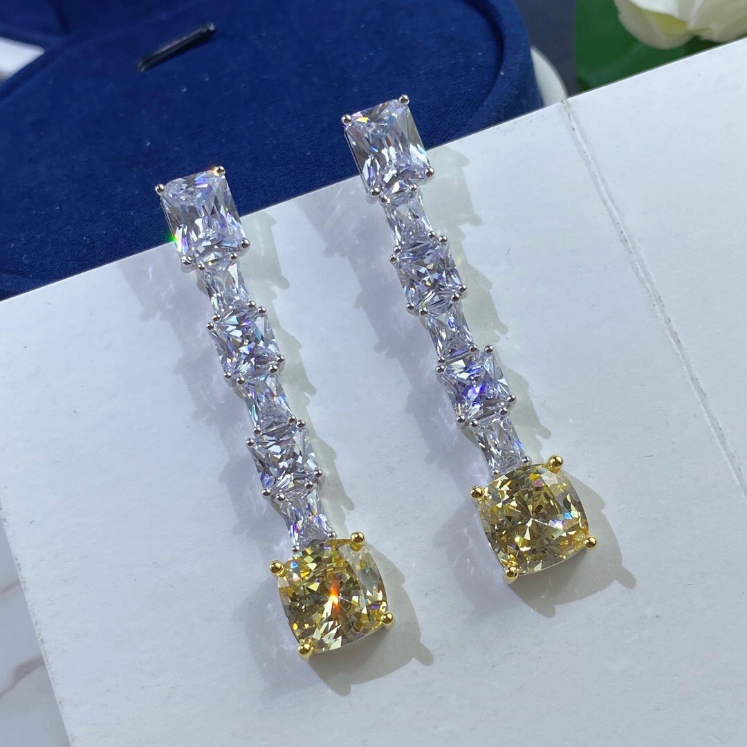 Radiant Trapezoidal Yellow Diamond Earrings - Image 5