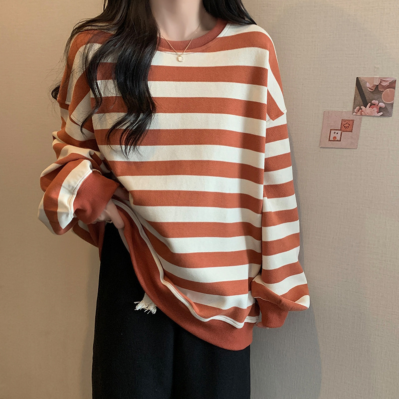 Retro Printed Crew Neck Sweatshirt Women - Image 10