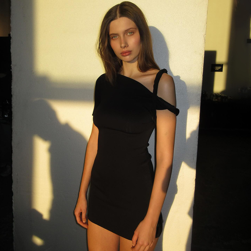One-Shoulder Slim Hip Dress - Image 3