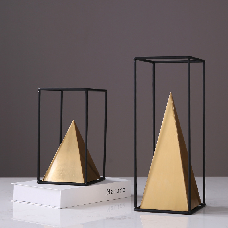Living Room Porch Pyramid Metal Ornament