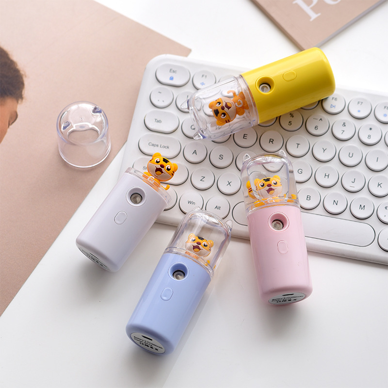 Portable Handheld Moisturizing Aroma Spray