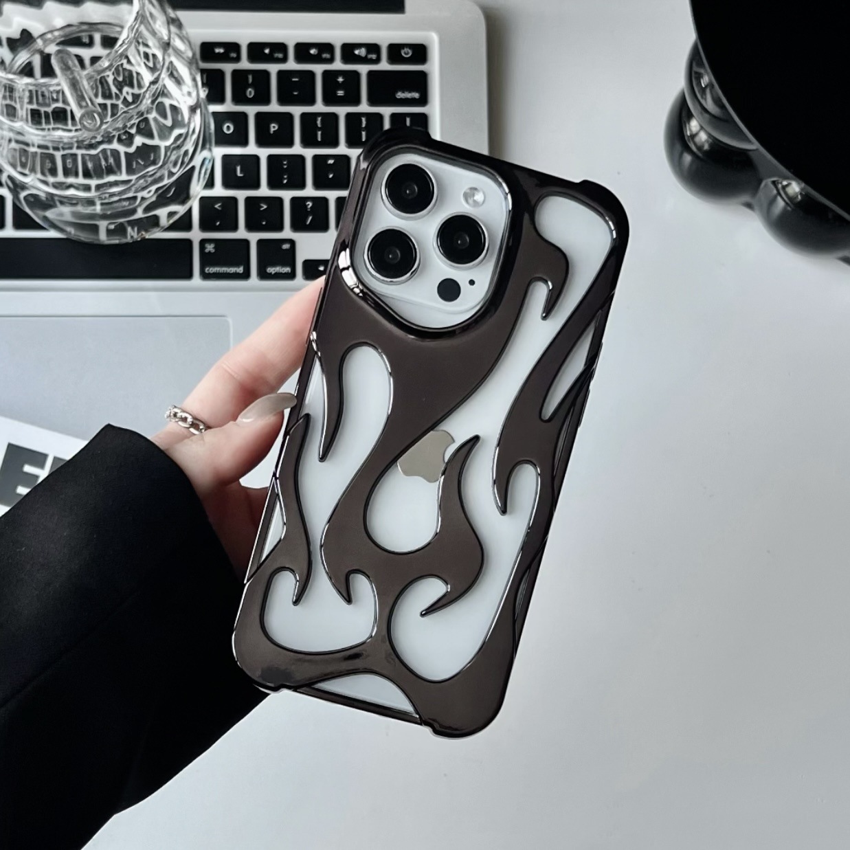 Electroplating Hollow Heat Dissipation Phone Case - Image 7