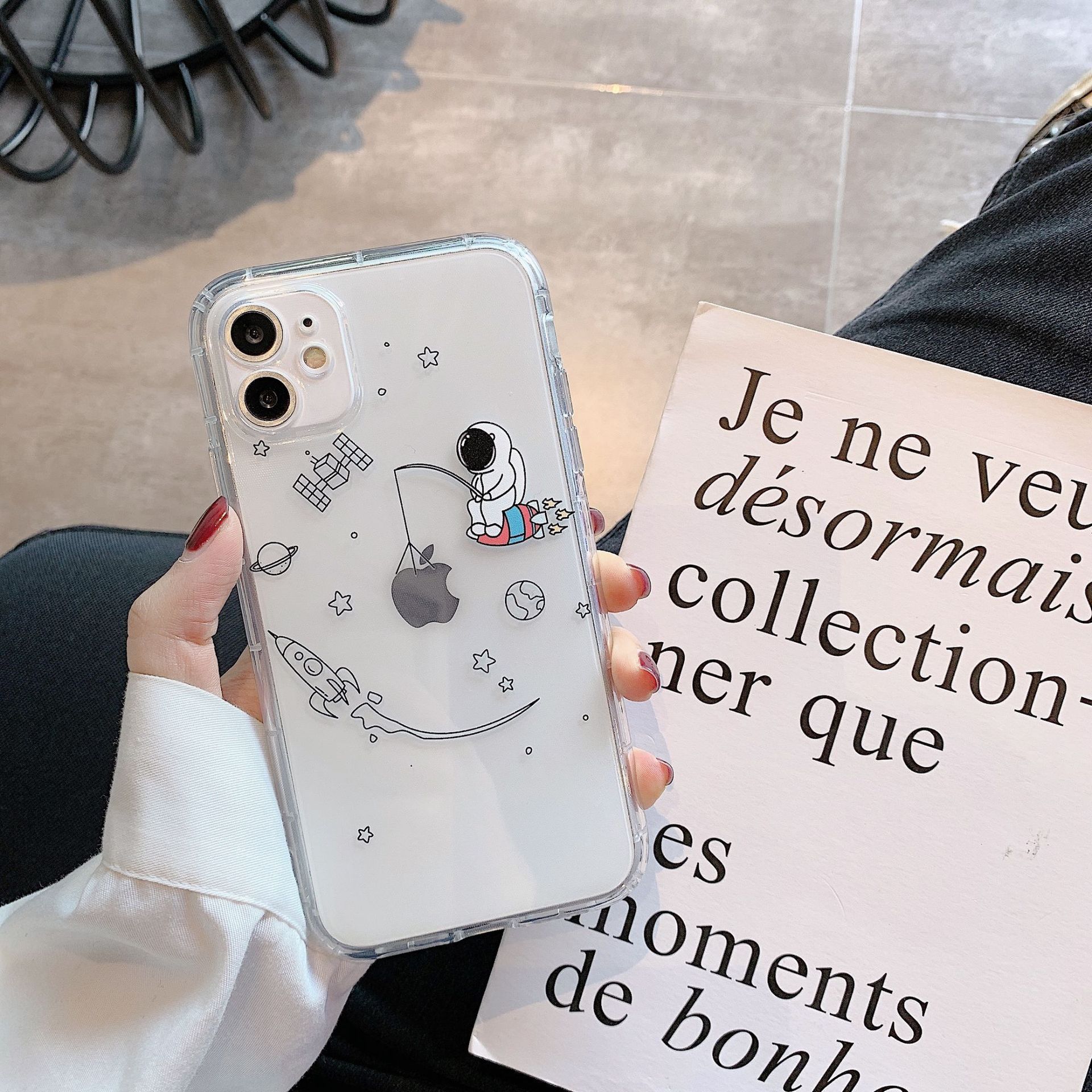 Creative Spaceman Transparent Phone Case - Image 5