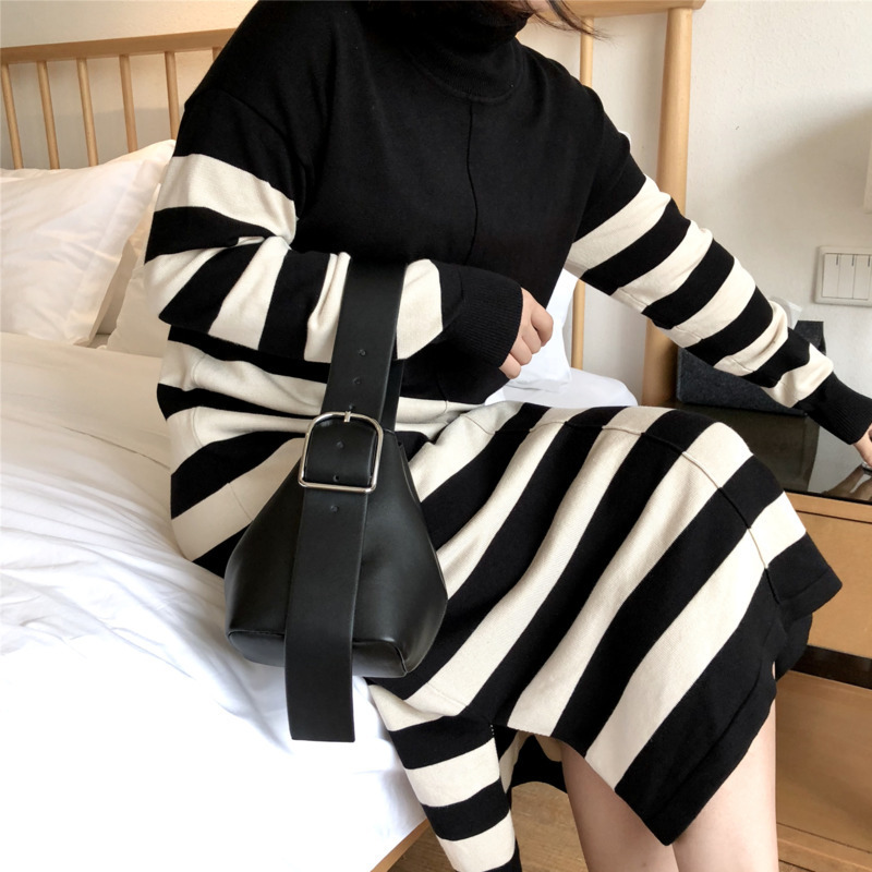 Magnetic Buckle Handbag - Image 4