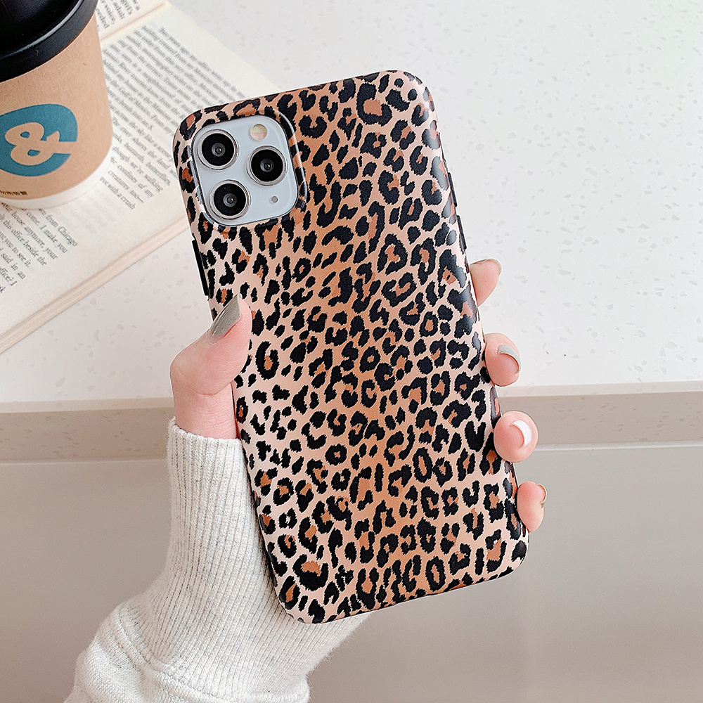 Leopard Gradient Phone Case - Image 4