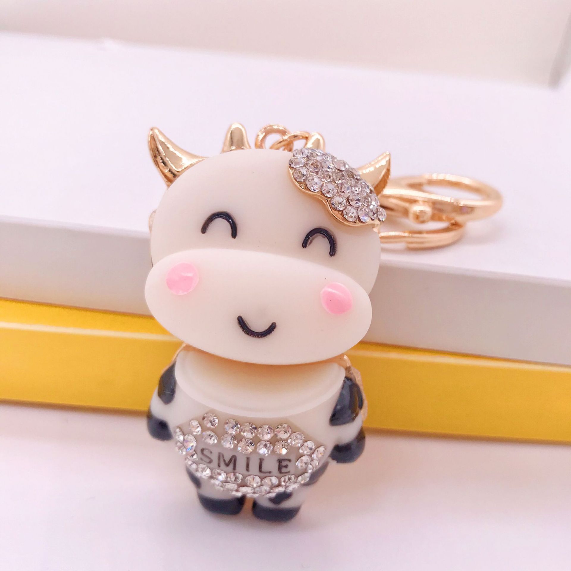 Creative Smile Cow Car Keychain Pendant