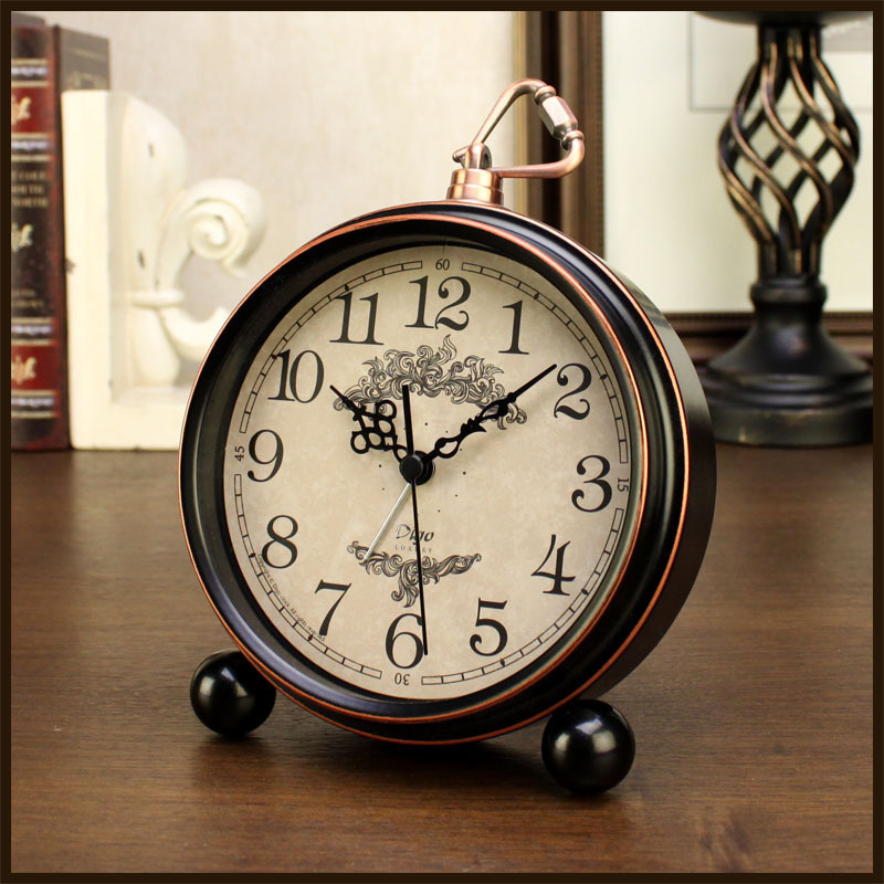 Retro European Pastoral Alarm Clock - Image 4