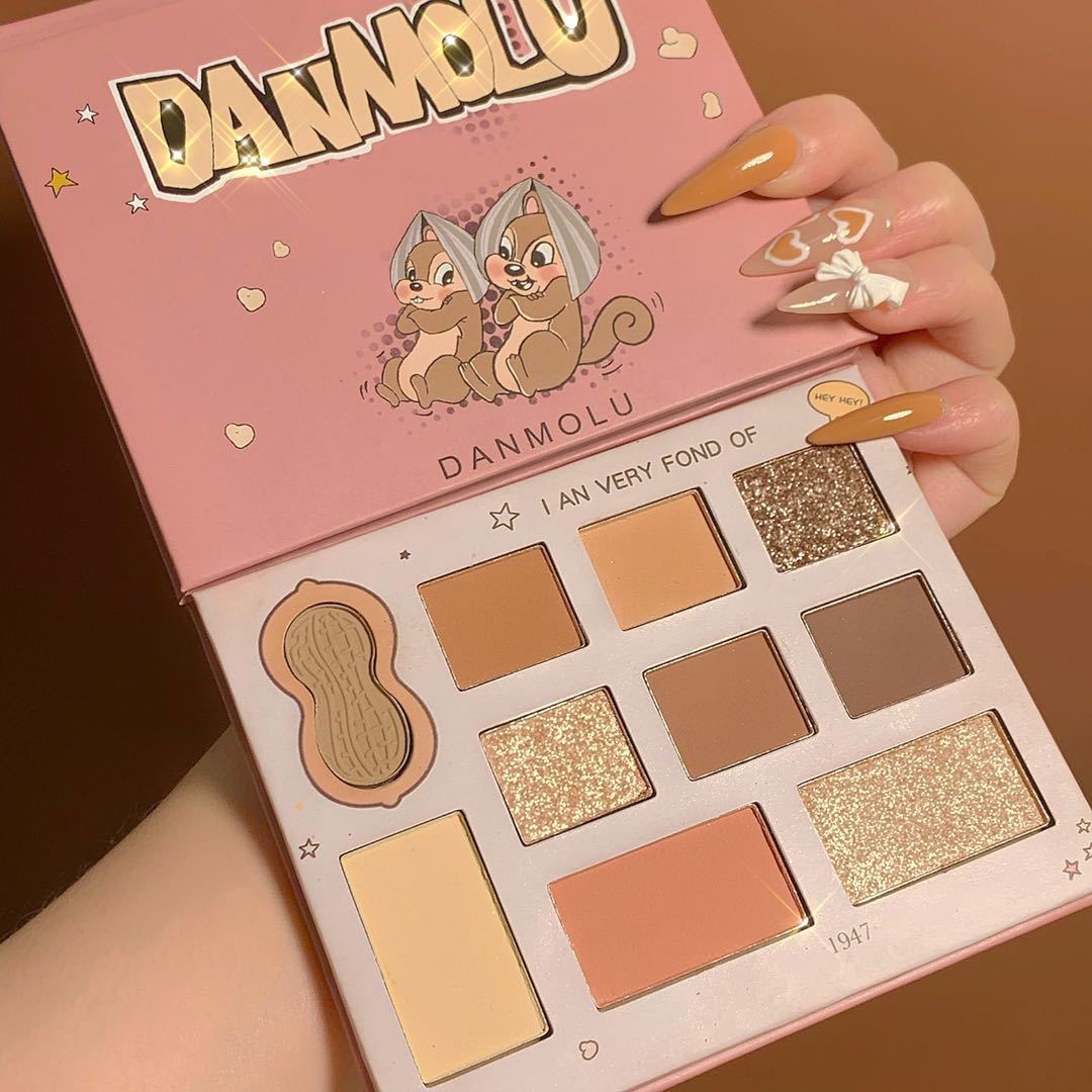 Shaved Mouse Eyeshadow Palette