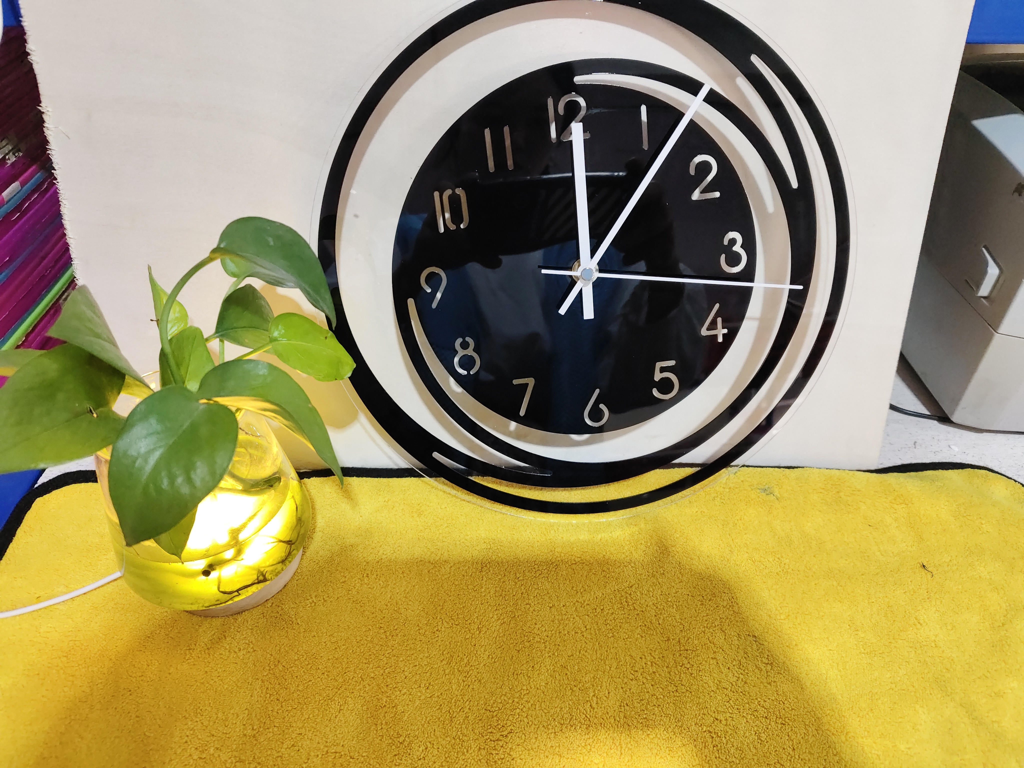 Minimalist Nordic Transparent Silent Clock - Image 5