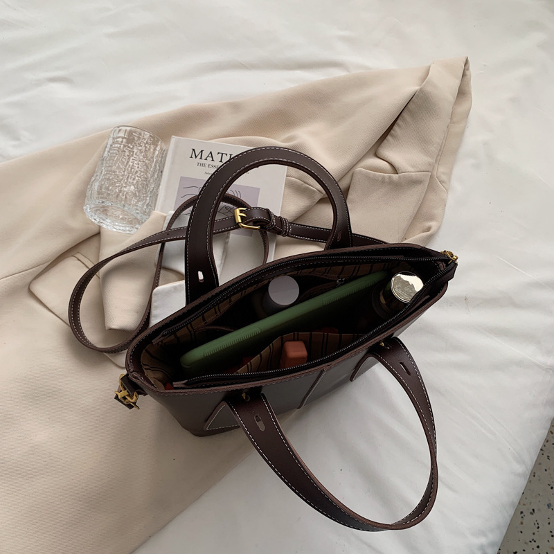Retro Texture Handbag - Image 2