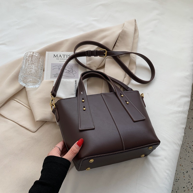 Retro Texture Handbag - Image 5