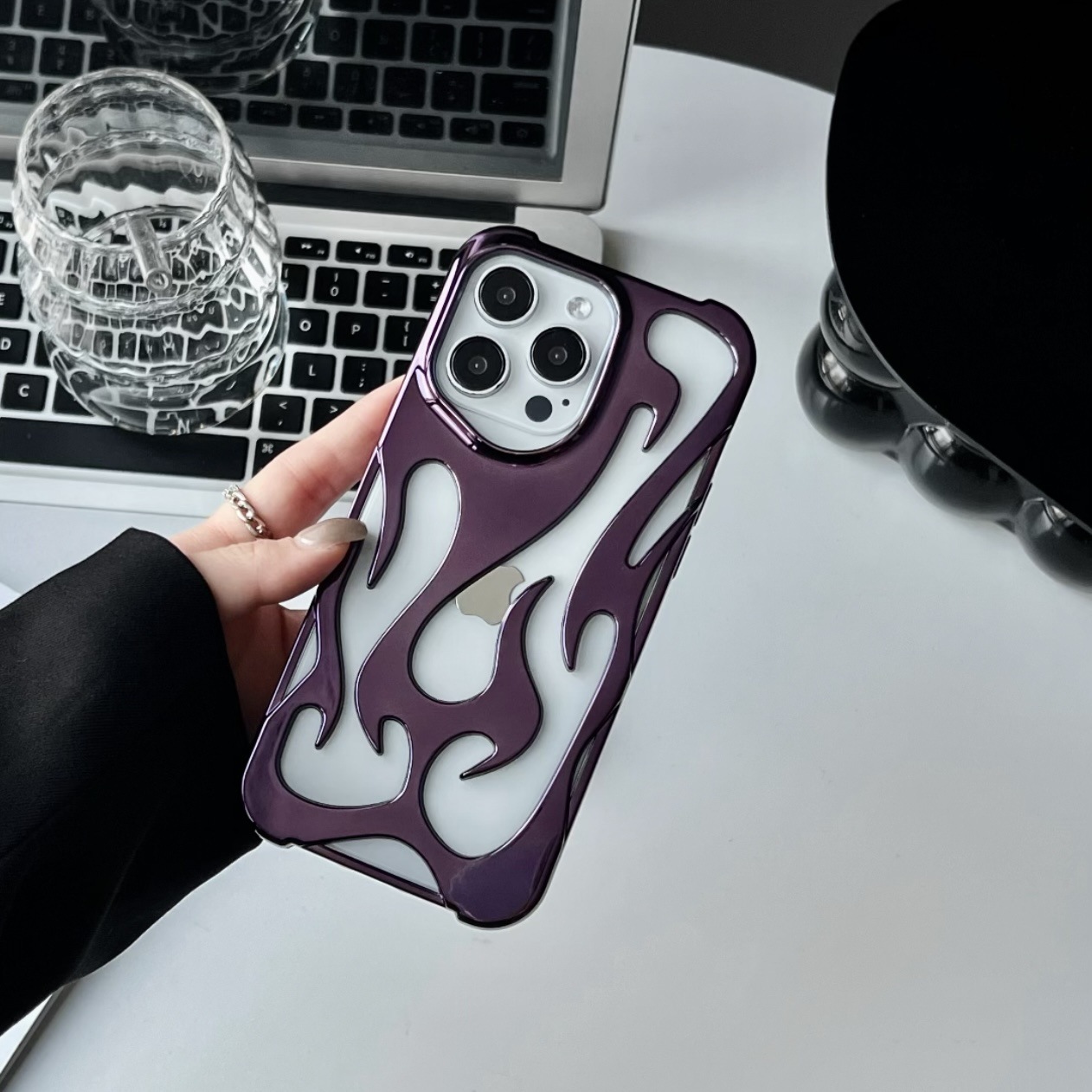 Electroplating Hollow Heat Dissipation Phone Case - Image 3
