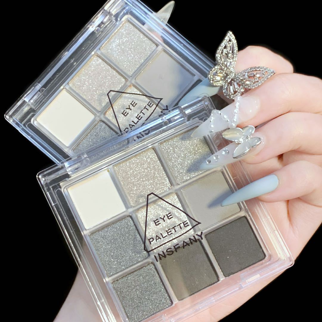 Smoky Makeup Eye Shadow