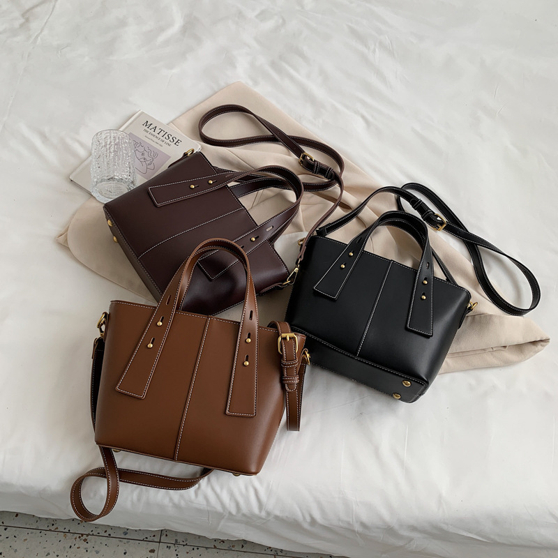 Retro Texture Handbag - Image 3
