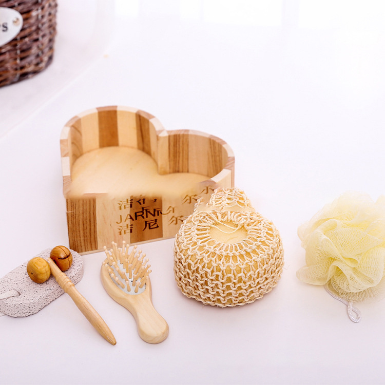 Heart-Shaped Gift Box Bath Set - Image 2