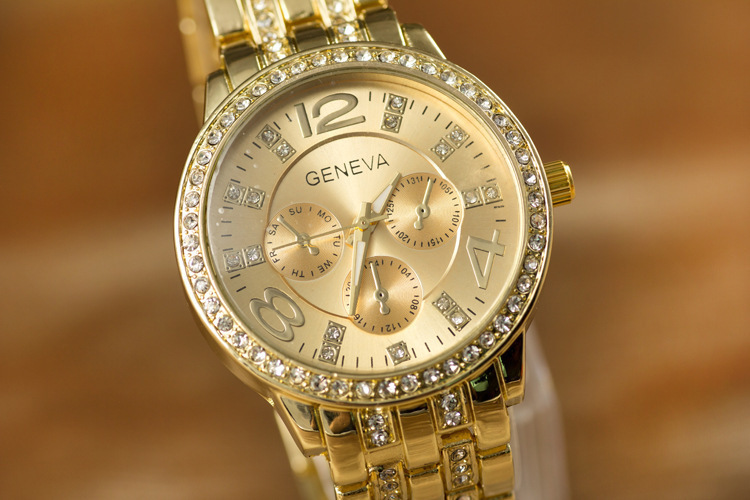 Geneva Fashion Alloy Diamond Watch - Image 5