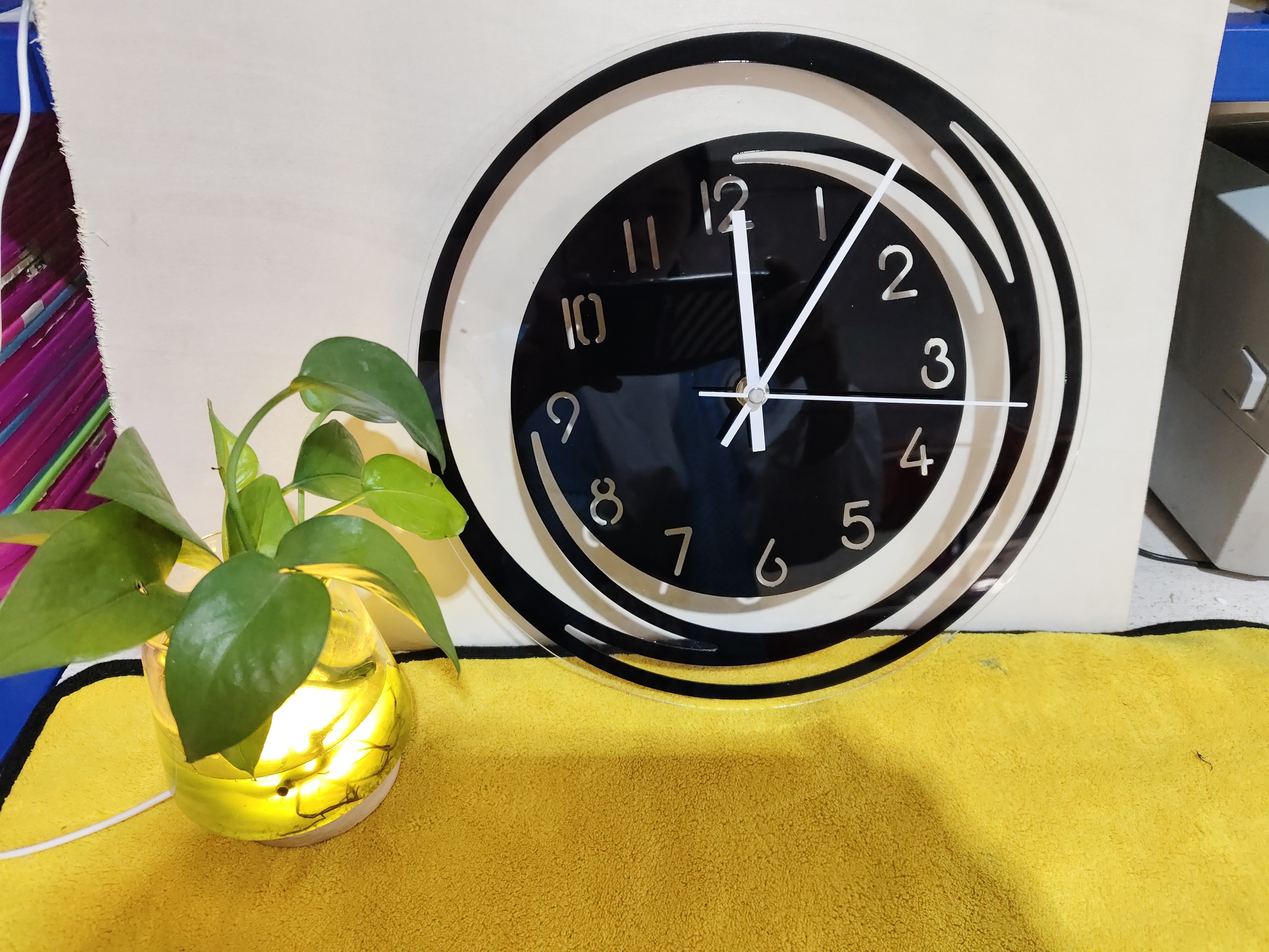 Minimalist Nordic Transparent Silent Clock - Image 10