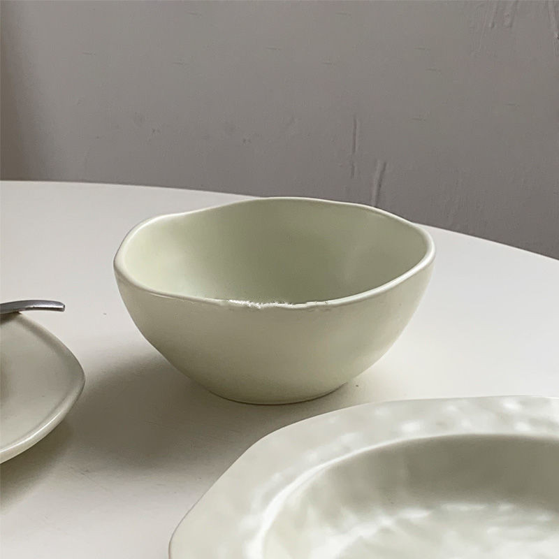 Irregular Hand-Squeezed Matte Tableware - Image 4