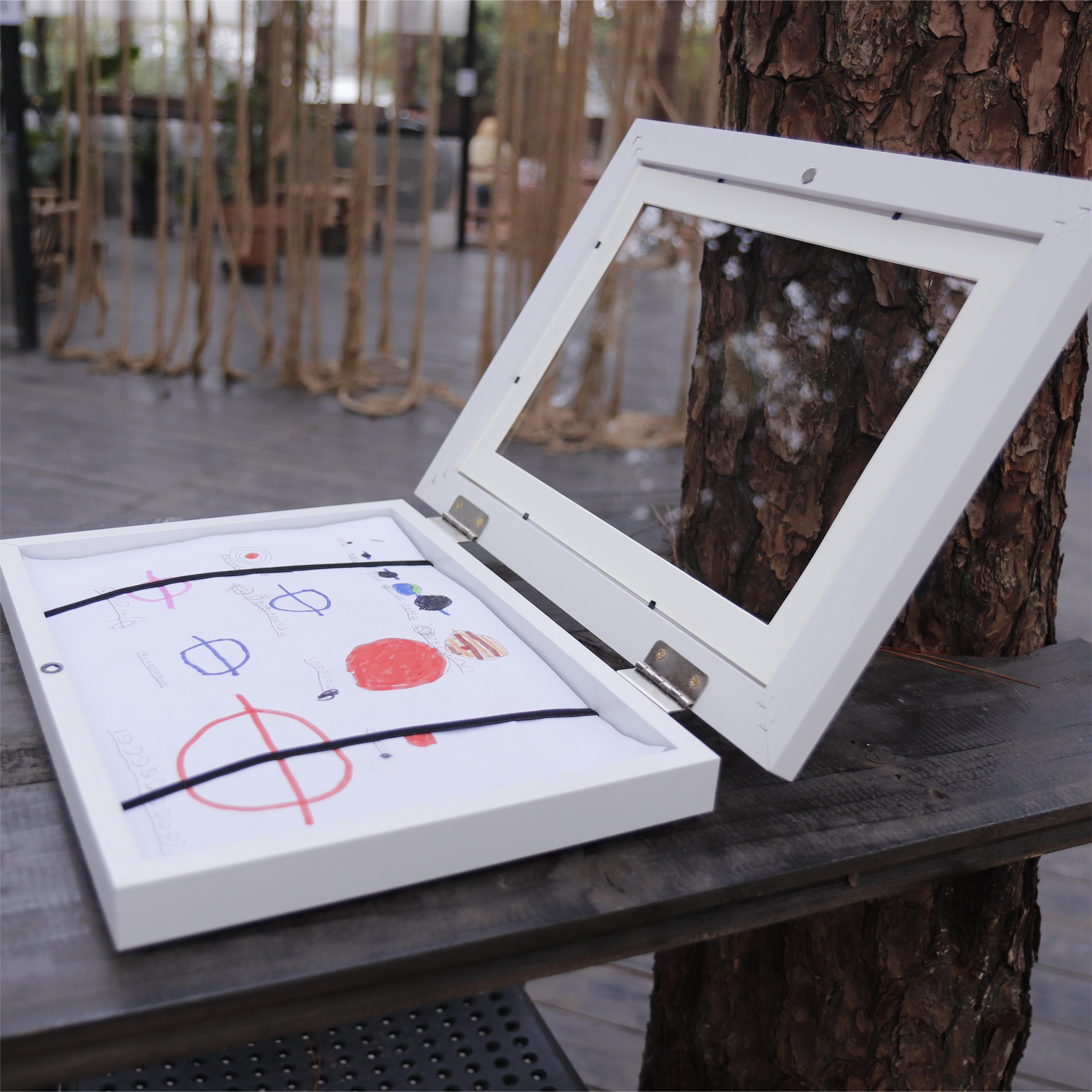 Wooden Kids Picture Folding Frame