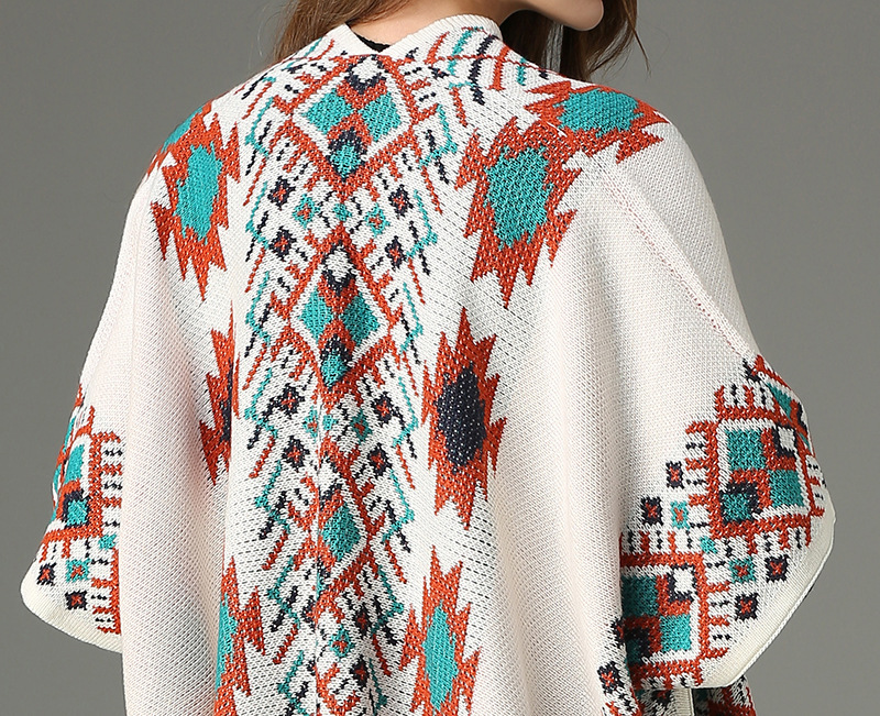 Bohemian Jacquard Tassel Shawl - Image 5