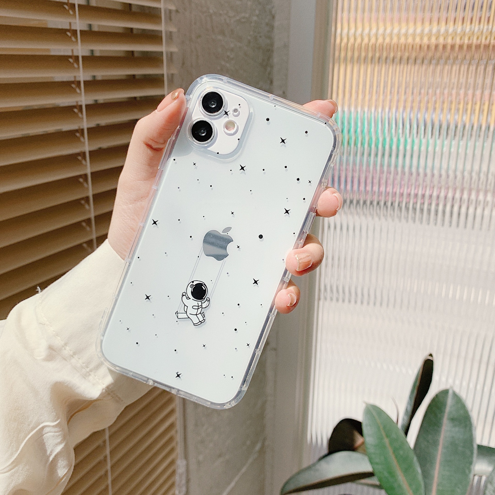 Creative Spaceman Transparent Phone Case - Image 10
