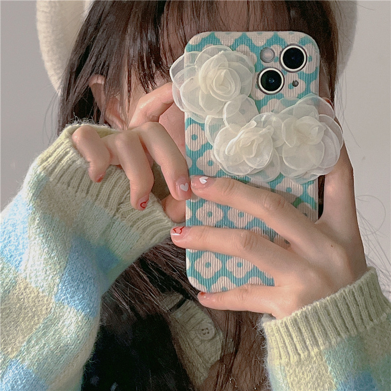 Little Daisy With Ribbon Phone Case - Image 2
