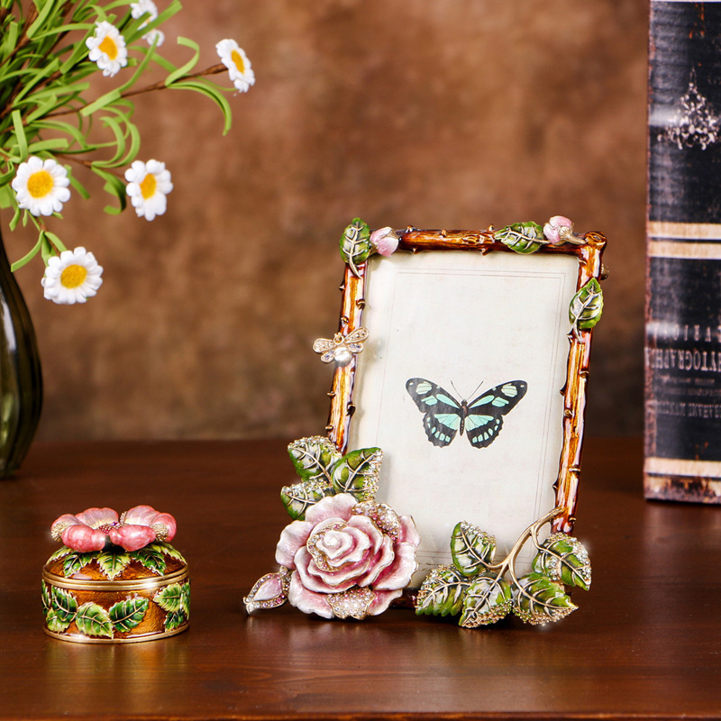 Creative Enamel Colored Metal Photo Frame With Flower & Bird - Image 4