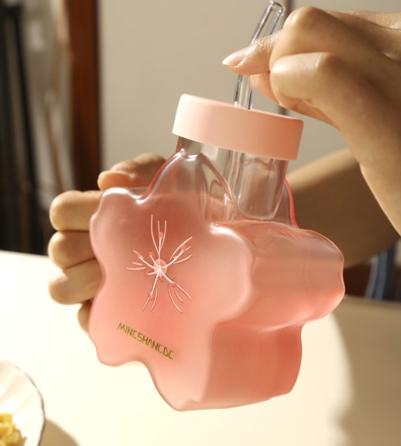 Three-Dimensional Flower Glass Straw Cup - Image 3