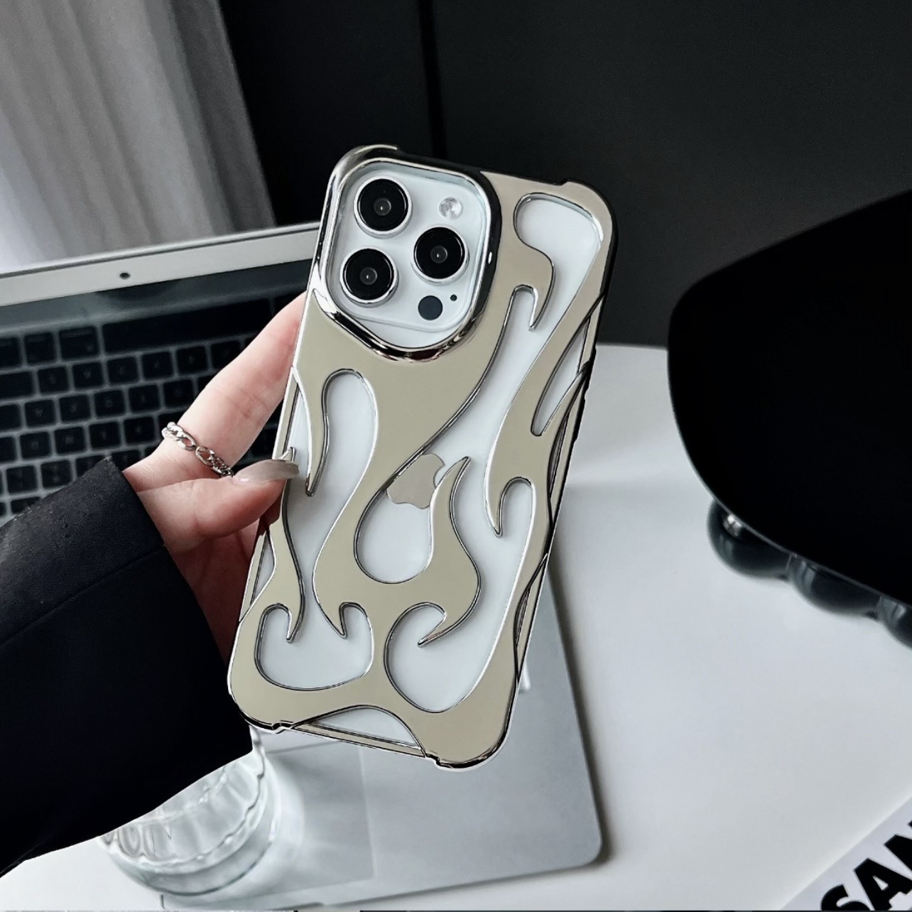 Electroplating Hollow Heat Dissipation Phone Case - Image 5